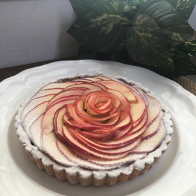 「紅玉りんごの花びらタルト・薔薇」