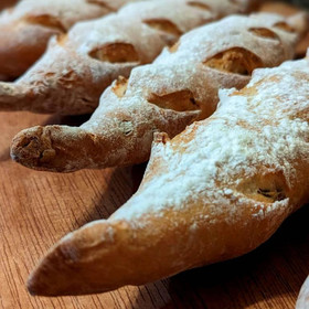 カリカリ尖った先端の食感がやみつき！