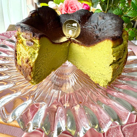 抹茶が引きたつ濃厚バスクチーズケーキ💕