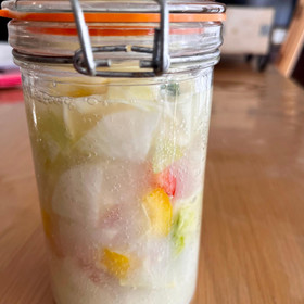 ぷくぷく乳酸菌たっぷりな麹入り水キムチはお持ち帰り