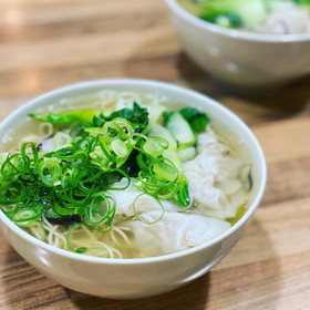 海老ワンタン麺