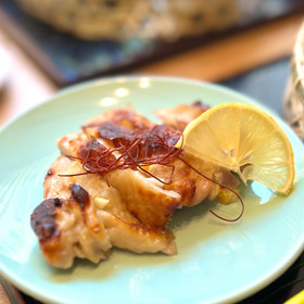鶏もも肉のレモン塩麹焼き（レモン塩麹）