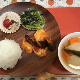 1.4.7.10月
鶏肉のクリーム煮orトマト煮　