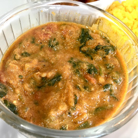 【2】ヨーグルトとほうれん草のカレー