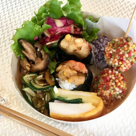 紙製お弁当箱付き