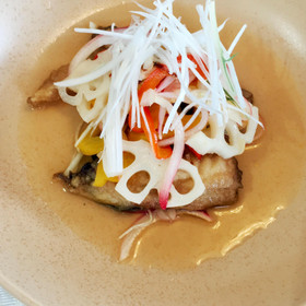 【1】彩り野菜と鯵の南蛮漬け