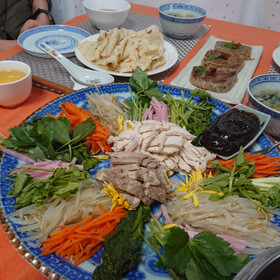 レッスン風景です！
鶏肉紹興酒蒸や季節のお野菜を春餅で