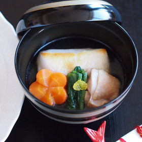 お雑煮（お清し仕立て）