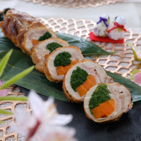 鶏もも肉の野菜巻き
1本丸ごとお持ち帰り♪