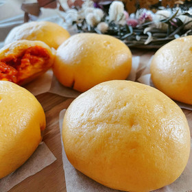 ほかほか💛もちもち生地を手捏ねで作ります♪
