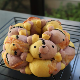 ツギハギクマのちぎりパンを1組1セット作ります。