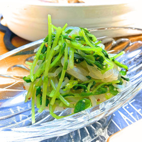 蒟蒻と豆苗のフレンチドレッシングサラダ