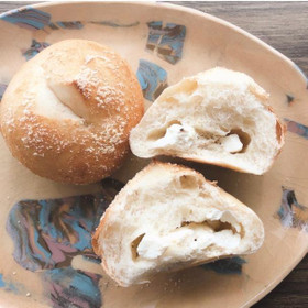 クリームチーズを包んで、外側はパルメザンチーズ✨
