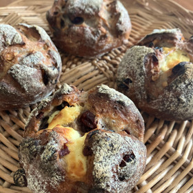 同じ生地を使って。
クランベリークリームチーズ