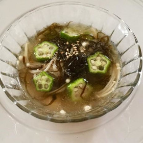 もずくえのきの中華風スープ