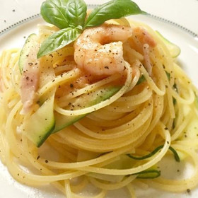 エビとズッキーニのパスタ