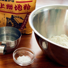 地粉を使って