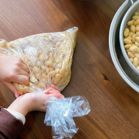 小さなお子さんとも楽しめるのが味噌仕込み♪