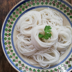 つるつるの米麺「ブン」