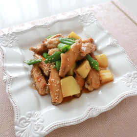 鶏手羽中と新じゃがいもの甘辛煮