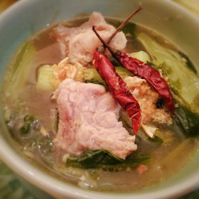 青菜の軟骨スープ