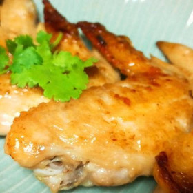 手羽先のナムプラー揚げ