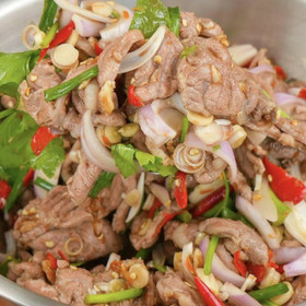ビーフのスパイシーサラダ