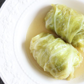 無水ロールキャベツ
（スープは野菜の水分です）