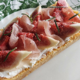イチジクと生ハムのチーズケーキ
