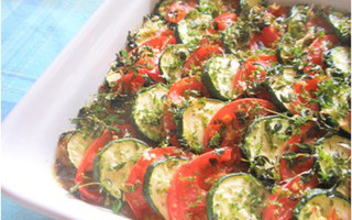 夏野菜のティアン(ズッキーニとトマトのオーブン焼き)