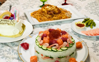 我が家のお祝い寿司ケーキ