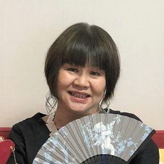 中野　登美子
