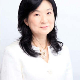 上田靖子