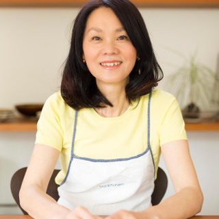 片山　由美