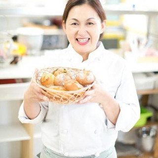 小　松　久美子