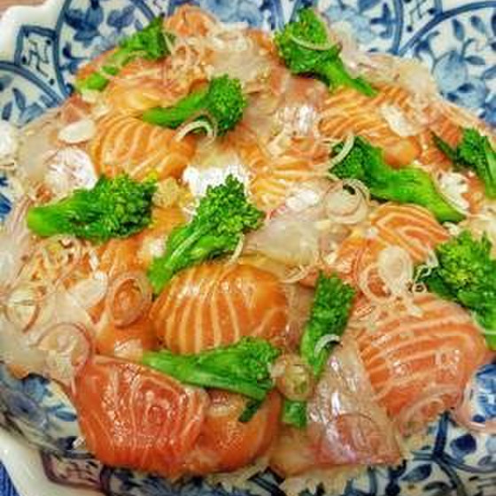 春のおもてなしに「サーモンと鯛、菜の花ちらし寿司」ほか