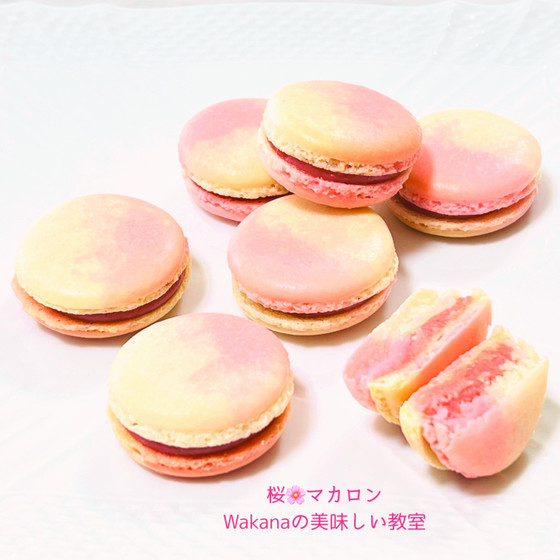 さくら味のマーブルマカロン