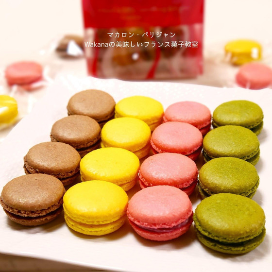 左から、ショコラ、レモン、ラズベリー、抹茶