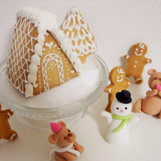 親子で楽しむクリスマスお菓子の家