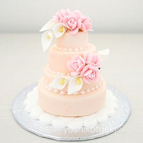 ミニチュアウエディングケーキ