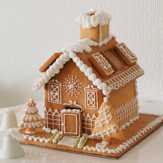 クリスマスお菓子のお家を作ろう