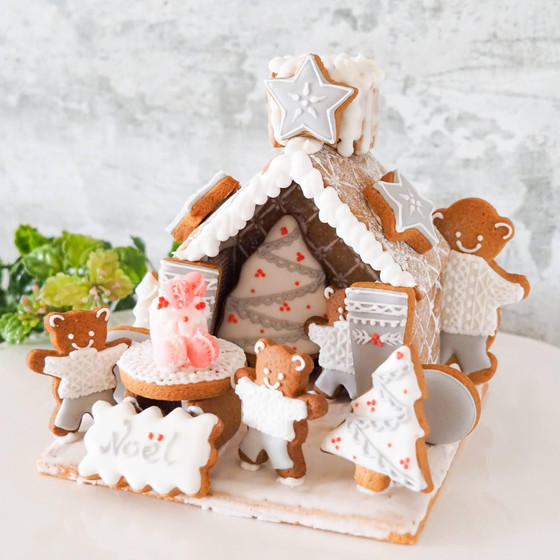 クリスマスお菓子のお家を作ろう