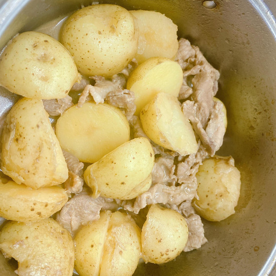 新じゃがとわかめのさっと煮