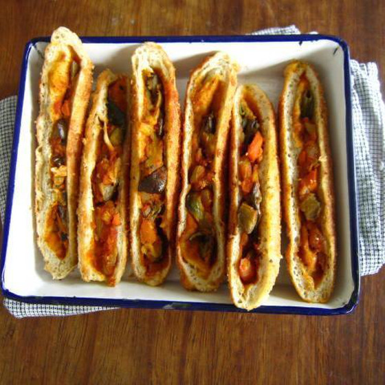 夏の1日体験レッスン　海老カレーパンとバーガーバンズの2種類