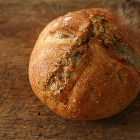 濃厚な味わいなので、酸味のあるライ麦パンとよく合います
