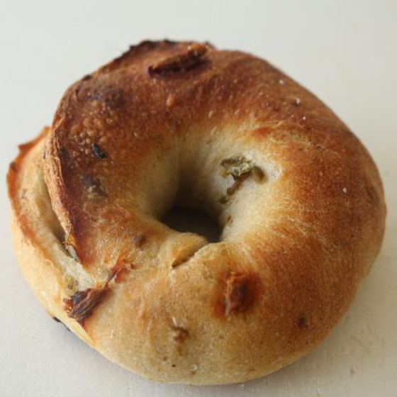 もちもち食感で、クリームチーズとよく合います。