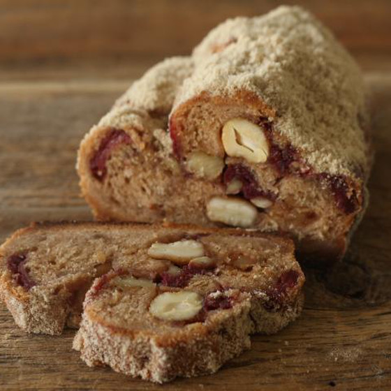 自家製粉した全粒粉のフレッシュさとバターの風味たっぷり