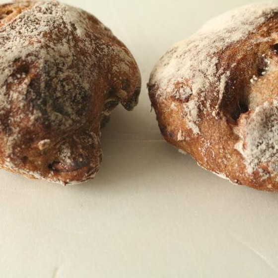 ザクザクと引きのある、生地が魅力のパンです。