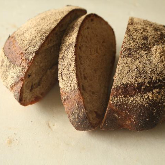 低温長時間発酵から生まれる香りを生地の中にとどめます