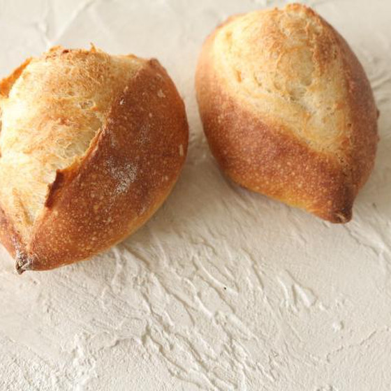フランスパン生地を手ごねで仕込む“クッペ”